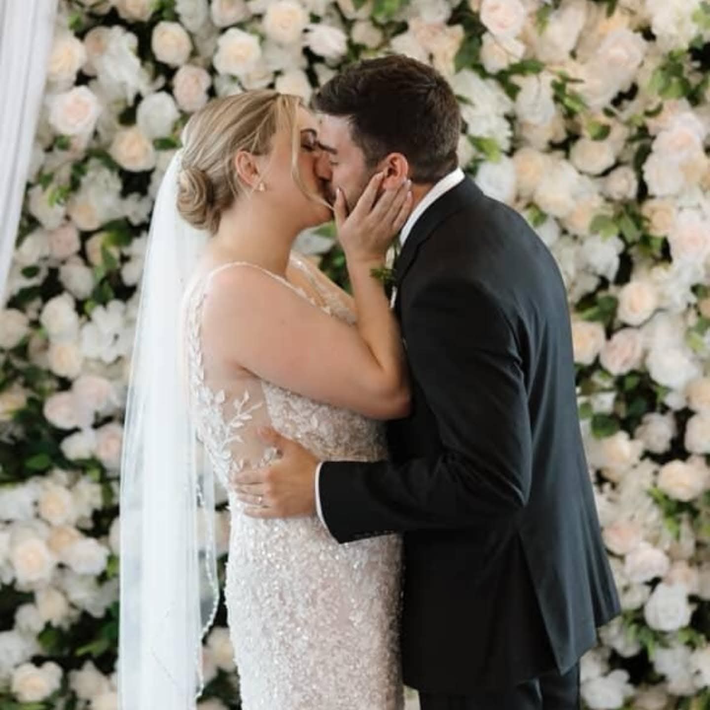 Mute colors balloon decor